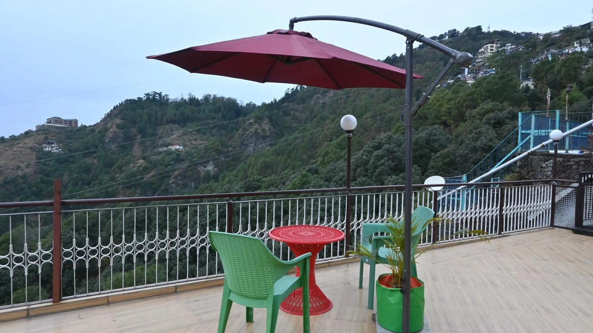 ベッド・アンド・ブレックファスト Om Niwas Homestay シムラー