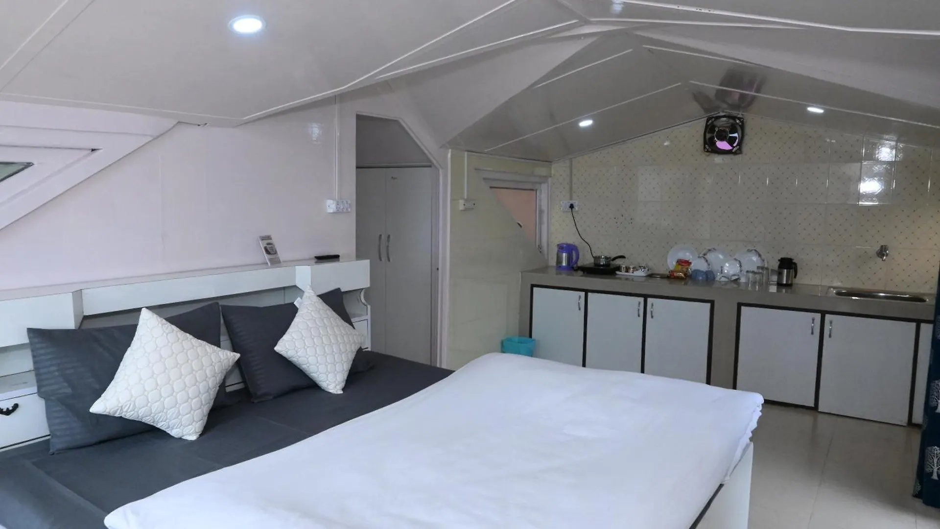 Om Niwas Homestay シムラー 0*,