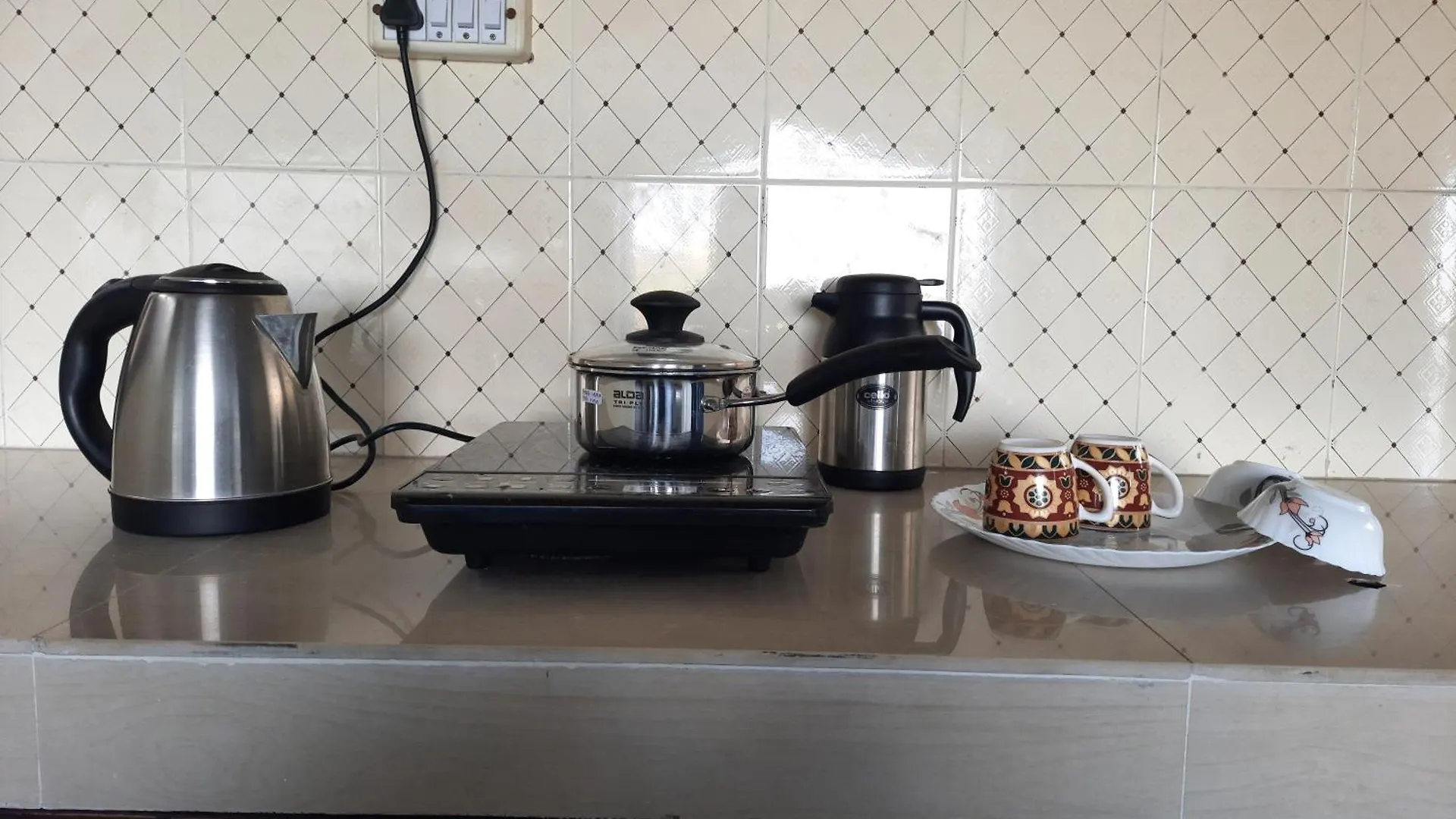 ベッド・アンド・ブレックファスト Om Niwas Homestay シムラー インド