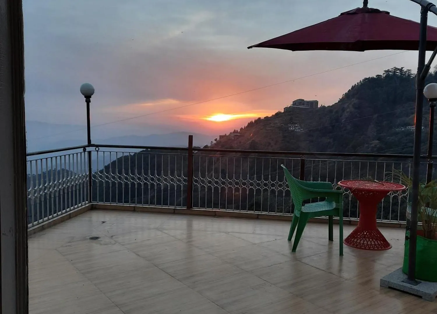 Om Niwas Homestay シムラー