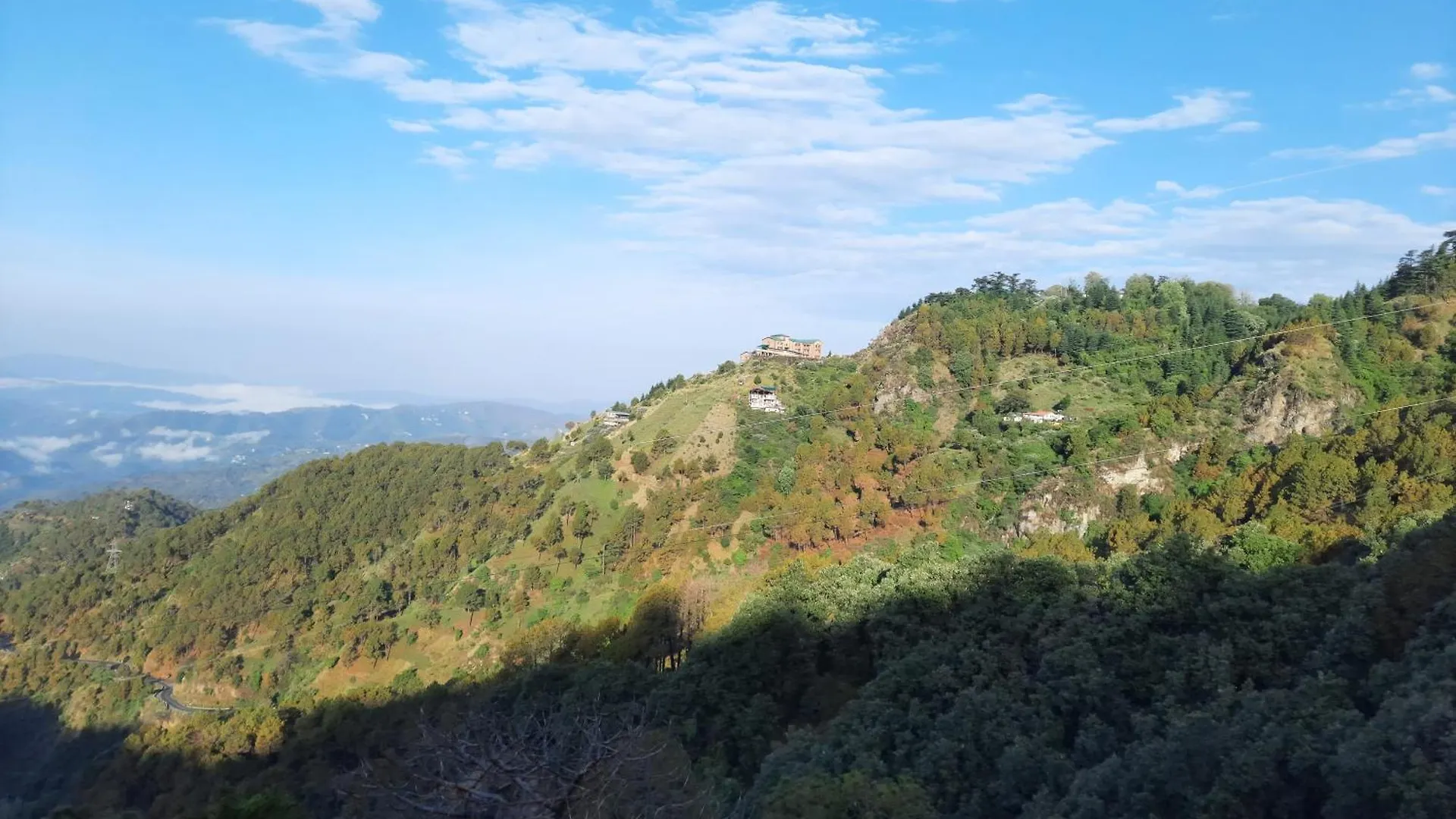 ベッド・アンド・ブレックファスト Om Niwas Homestay シムラー
